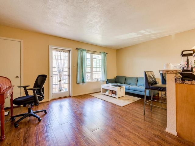 910 Duncan LN 2, Austin, TX 78705