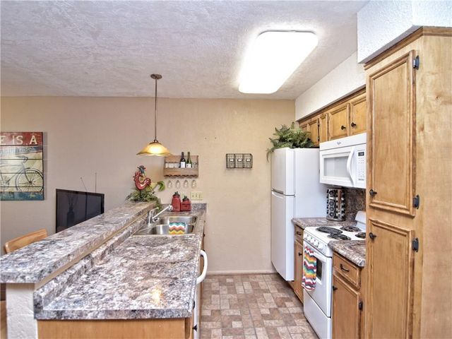 910 Duncan LN 2, Austin, TX 78705