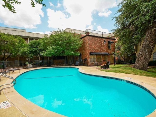 910 Duncan LN 2, Austin, TX 78705