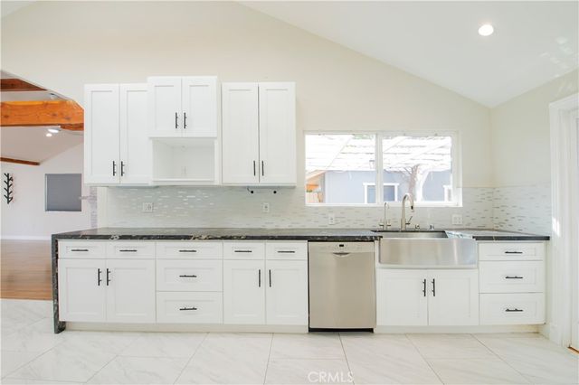 7447 Enfield, Reseda, CA 91335