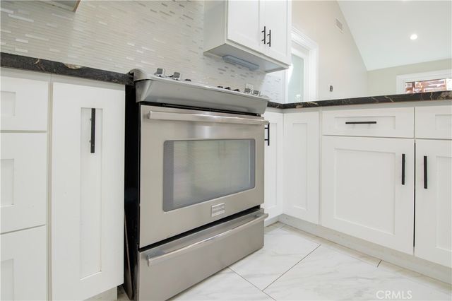 7447 Enfield, Reseda, CA 91335