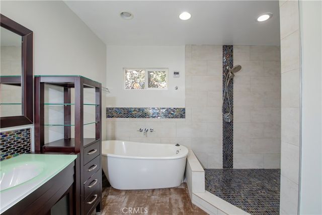 7447 Enfield, Reseda, CA 91335