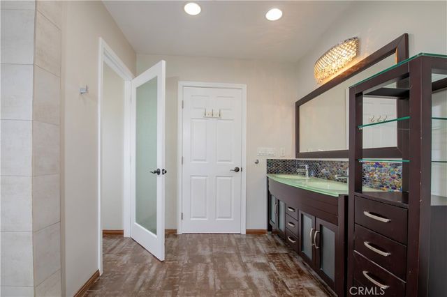 7447 Enfield, Reseda, CA 91335