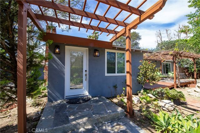 7447 Enfield, Reseda, CA 91335
