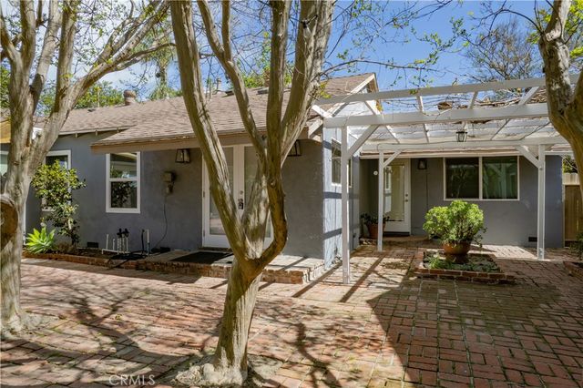 7447 Enfield, Reseda, CA 91335