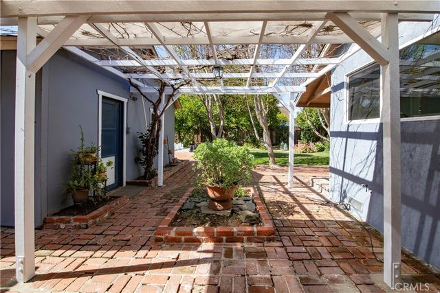 7447 Enfield, Reseda, CA 91335