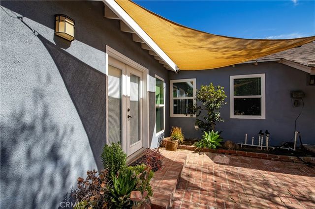 7447 Enfield, Reseda, CA 91335