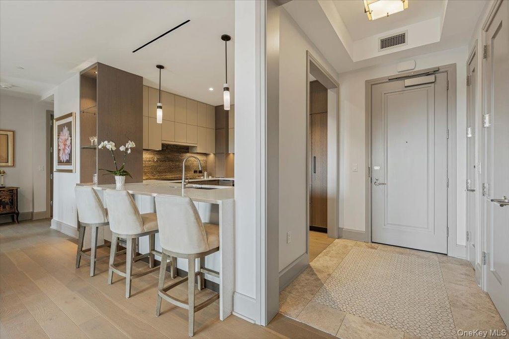 120 Old Post Road PH-C404, Rye, NY 10580