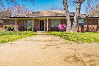 101 Abbey Lane, Desoto, TX 75115
