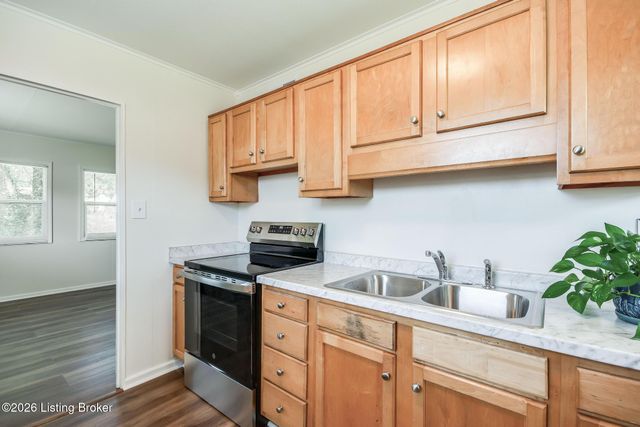 179 Granvil Dr, Louisville, KY 40218