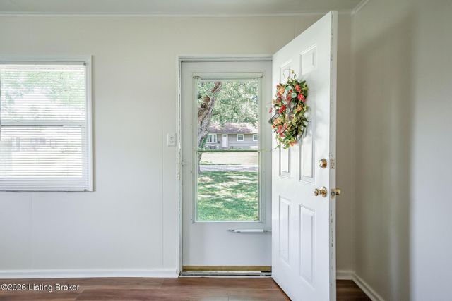 179 Granvil Dr, Louisville, KY 40218