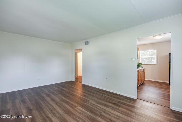 179 Granvil Dr, Louisville, KY 40218