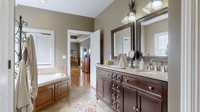 651 Williams St, Decherd, TN 37324