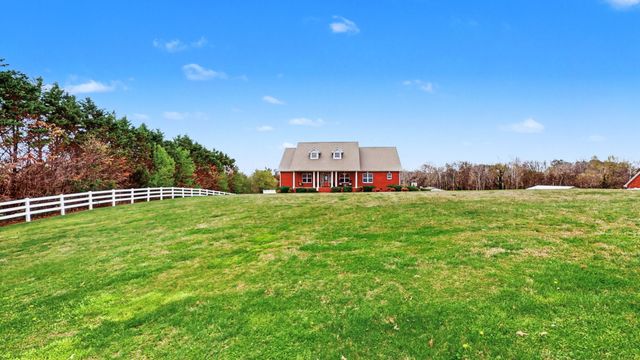 651 Williams St, Decherd, TN 37324