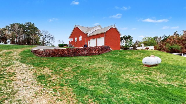 651 Williams St, Decherd, TN 37324