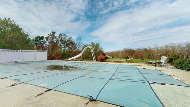 651 Williams St, Decherd, TN 37324