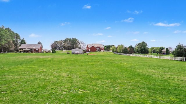 651 Williams St, Decherd, TN 37324