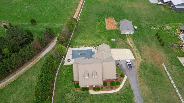 651 Williams St, Decherd, TN 37324