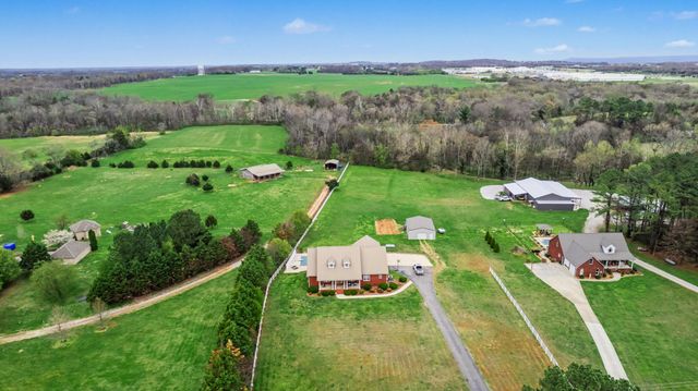 651 Williams St, Decherd, TN 37324