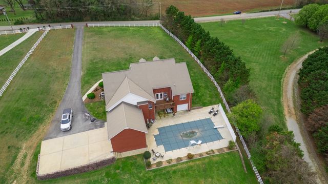 651 Williams St, Decherd, TN 37324