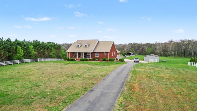 651 Williams St, Decherd, TN 37324