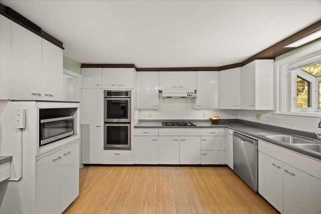 14 Madison Ave, Sharon, MA 02067