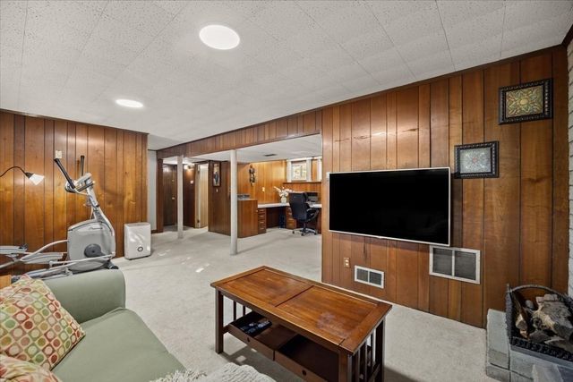 14 Madison Ave, Sharon, MA 02067