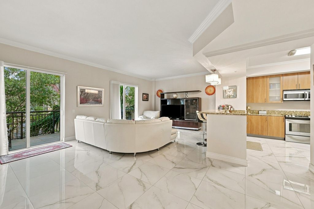 2601 NE 14th Avenue 306, Wilton Manors, FL 33334