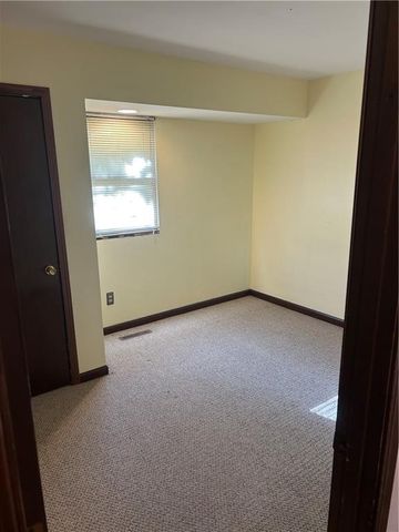6740 SE Horseshoe Drive, Holt, MO 64048