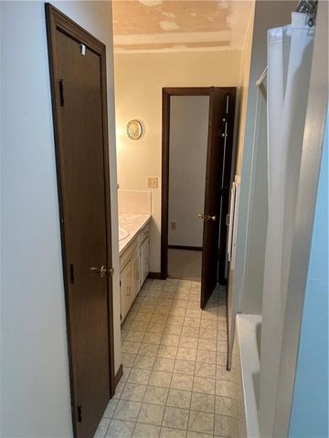 6740 SE Horseshoe Drive, Holt, MO 64048