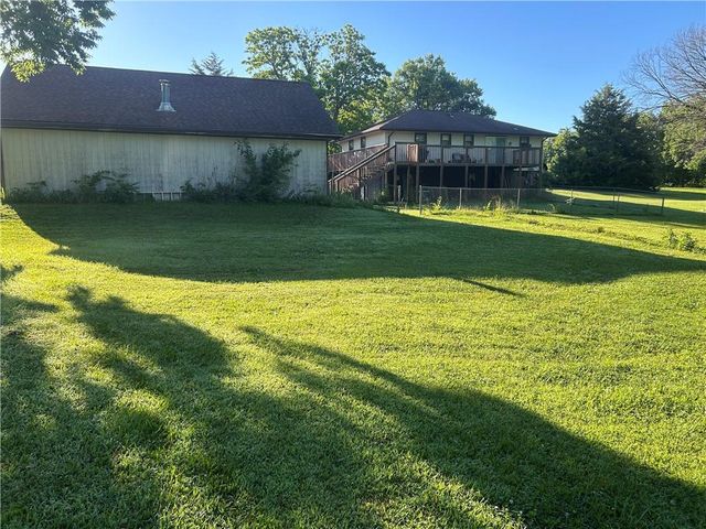 6740 SE Horseshoe Drive, Holt, MO 64048