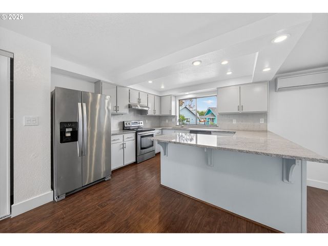 1676 Nw YOUNGWOOD Ct, Roseburg, OR 97471