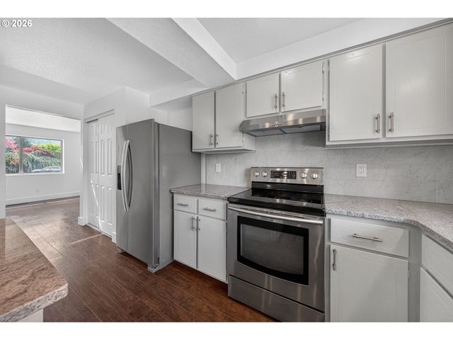 1676 Nw YOUNGWOOD Ct, Roseburg, OR 97471