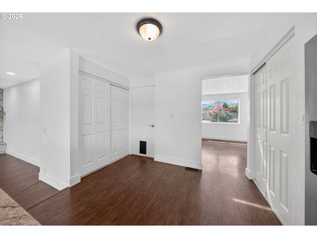 1676 Nw YOUNGWOOD Ct, Roseburg, OR 97471
