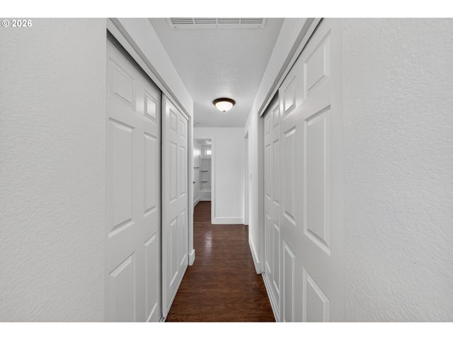 1676 Nw YOUNGWOOD Ct, Roseburg, OR 97471