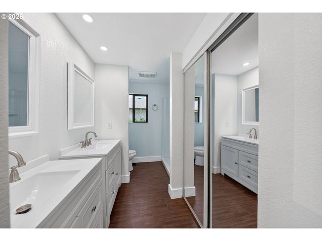 1676 Nw YOUNGWOOD Ct, Roseburg, OR 97471