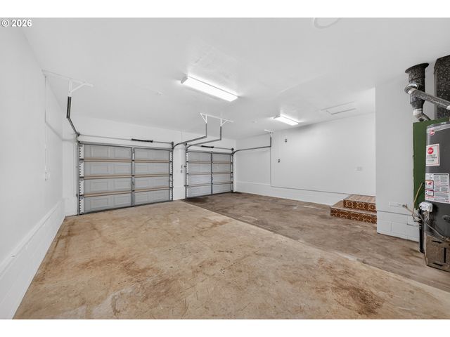 1676 Nw YOUNGWOOD Ct, Roseburg, OR 97471