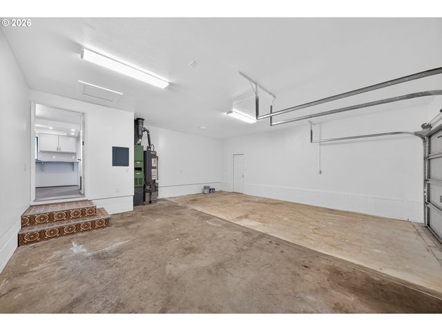 1676 Nw YOUNGWOOD Ct, Roseburg, OR 97471