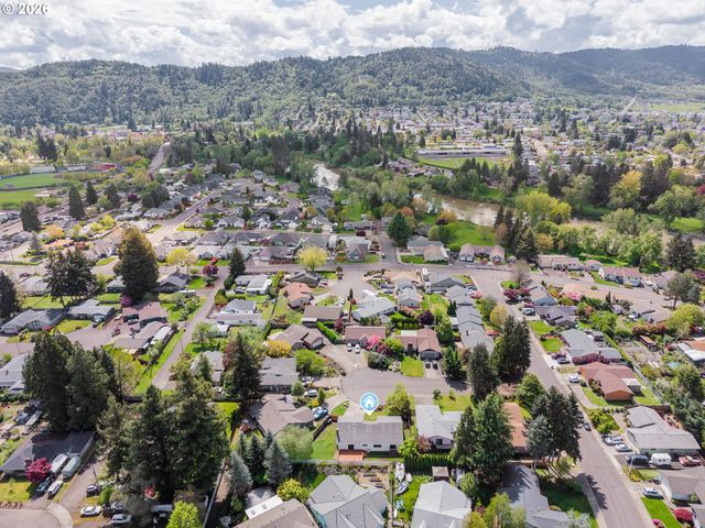 1676 Nw YOUNGWOOD Ct, Roseburg, OR 97471
