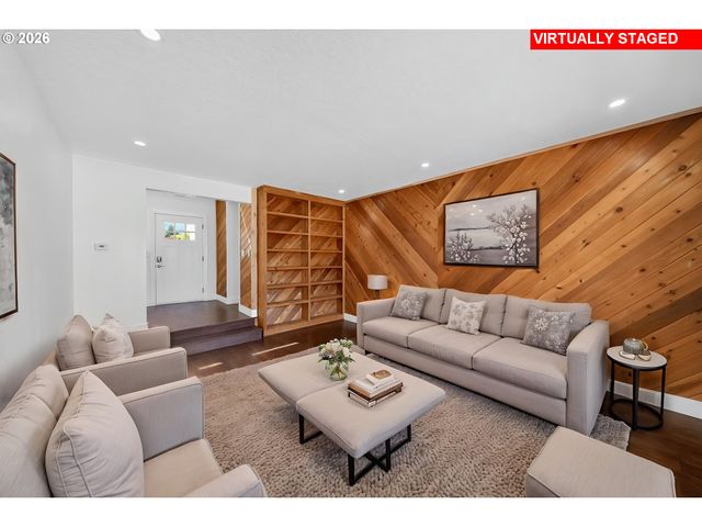 1676 Nw YOUNGWOOD Ct, Roseburg, OR 97471
