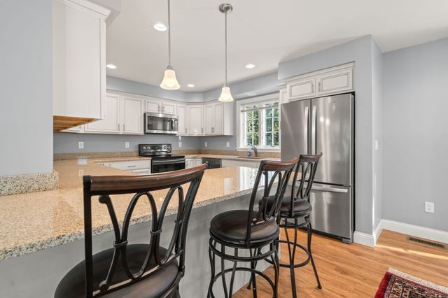 16 Carmichael Way, Wareham, MA 02571