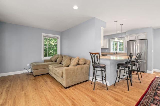 16 Carmichael Way, Wareham, MA 02571