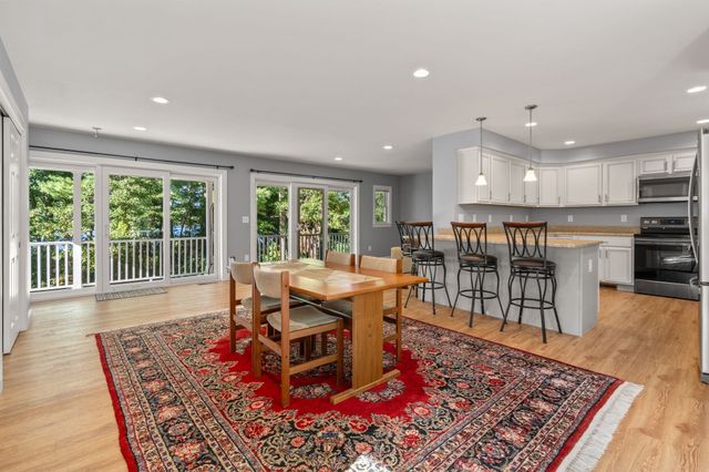 16 Carmichael Way, Wareham, MA 02571