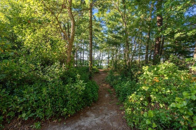 16 Carmichael Way, Wareham, MA 02571