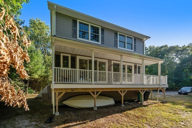 16 Carmichael Way, Wareham, MA 02571