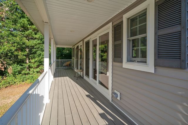 16 Carmichael Way, Wareham, MA 02571