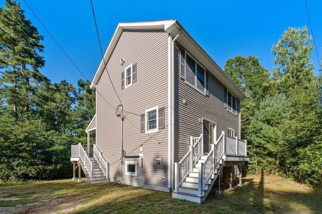 16 Carmichael Way, Wareham, MA 02571