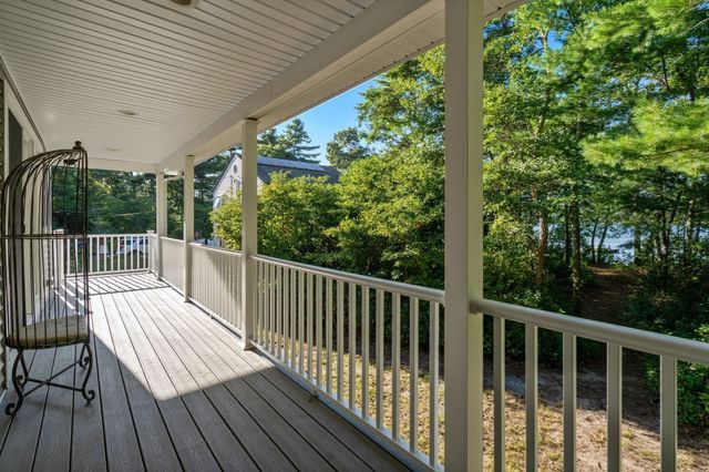16 Carmichael Way, Wareham, MA 02571