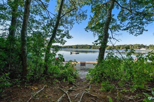 16 Carmichael Way, Wareham, MA 02571