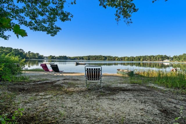 16 Carmichael Way, Wareham, MA 02571